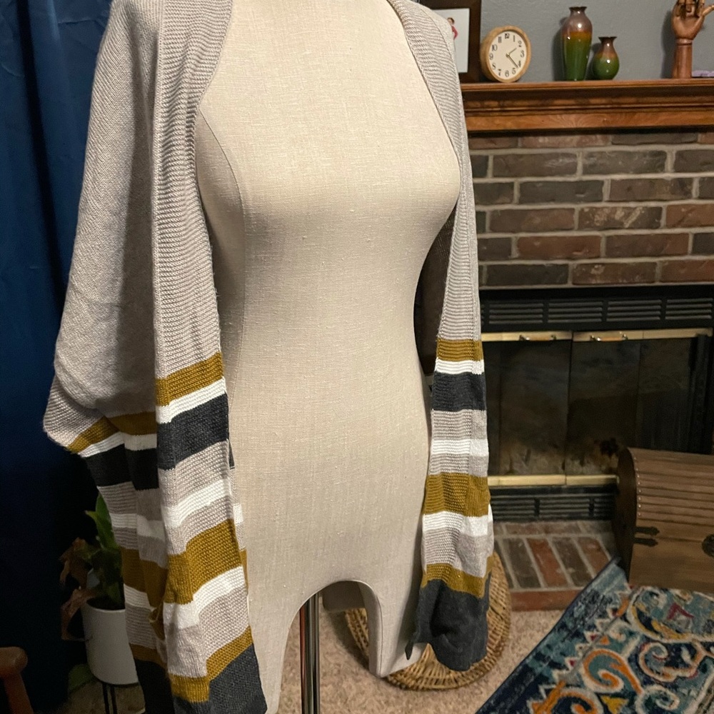 *NEW* Women’s XS Cardigan